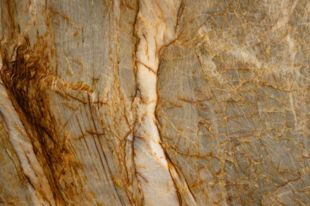 imagem de uma pedra de quartzo Amarelo Nacarado