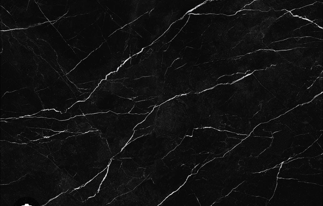 imagem de uma pedra de lâmina ultracompacta Black Markina